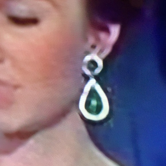 VINTAGE PAVE EMERALD GREEN PEAR DROP RHINESTONE STATEMENT EARRINGS PROM ELEGANT - Picture 13 of 14